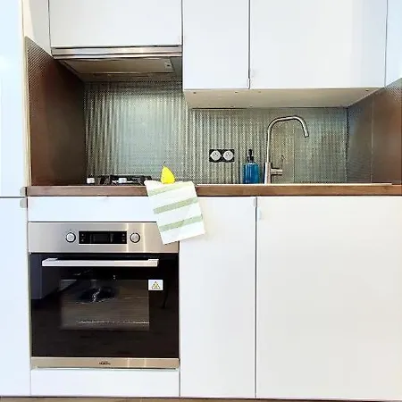 Апартаменты 1,5 Bedroom Downtown
