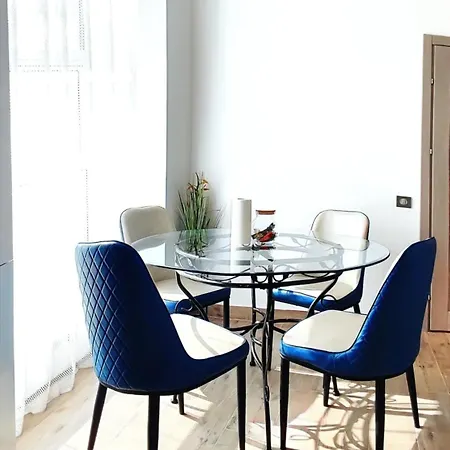 Апартаменты 1,5 Bedroom Downtown *